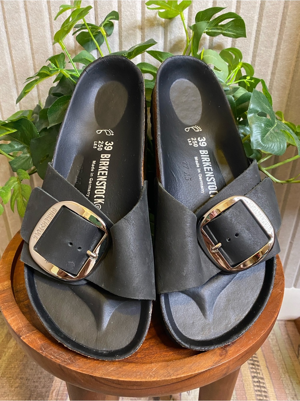 Birkenstock Madrid Big Buckle Sandal Wmns Blk Oiled Leather Silver EU 39 US 8.5